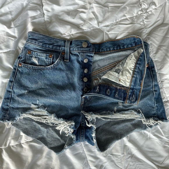 LEVIS 501 HIGH RISE SHORTS - Picture 4 of 7